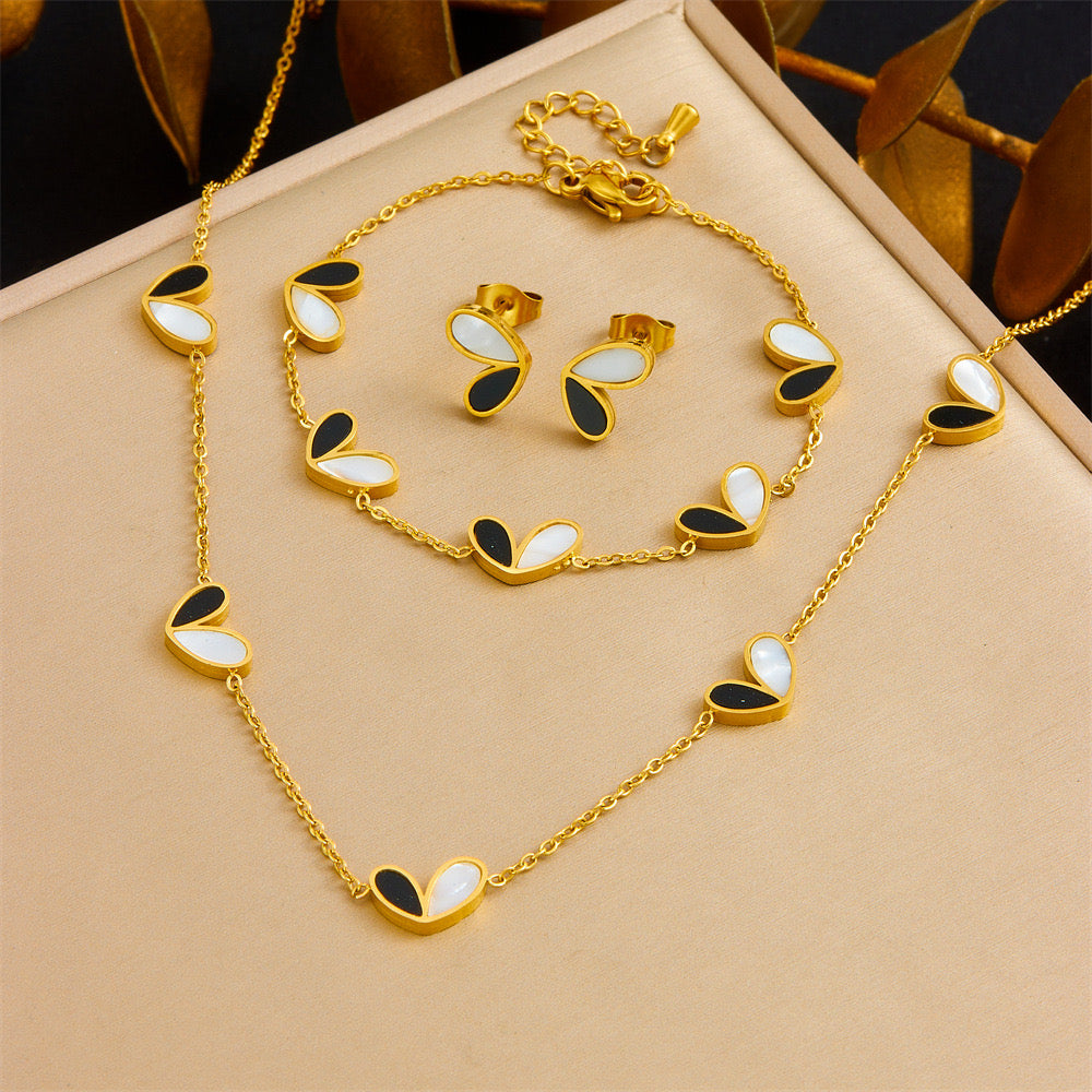 Black & White Shell Petal Jewelry Set