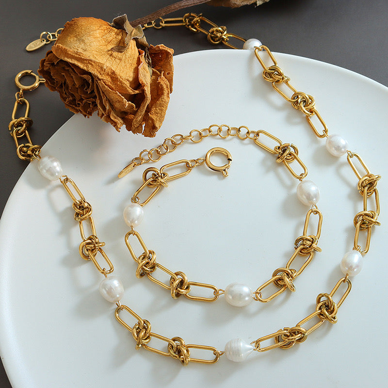 Gold Paperclip Pearl Necklace and Brazalet