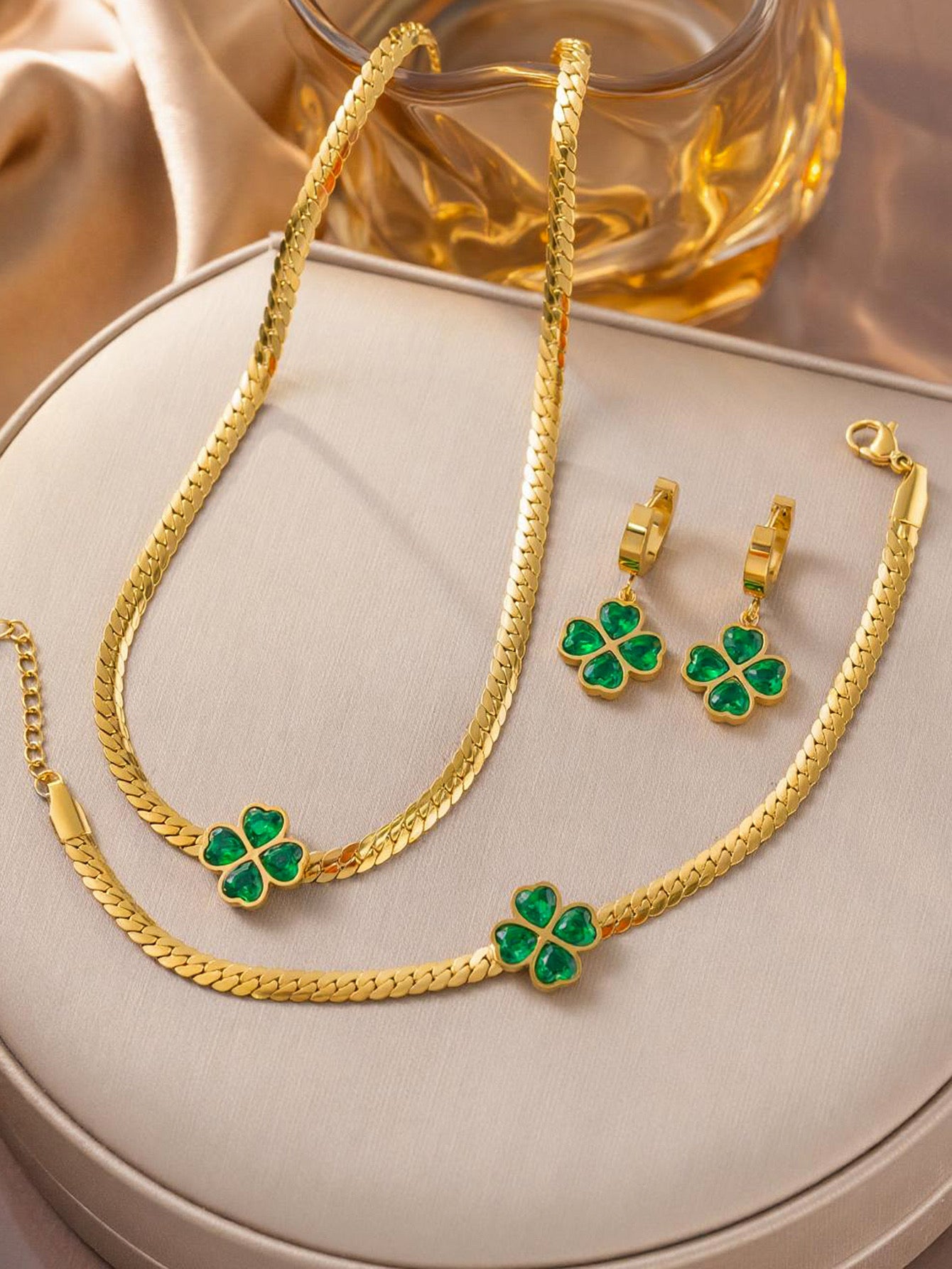 White Enamel Flower Jewelry Set