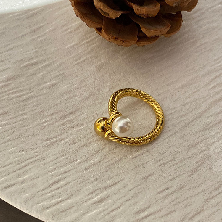 Gold Twisted Rope Pearl Ring Size 6