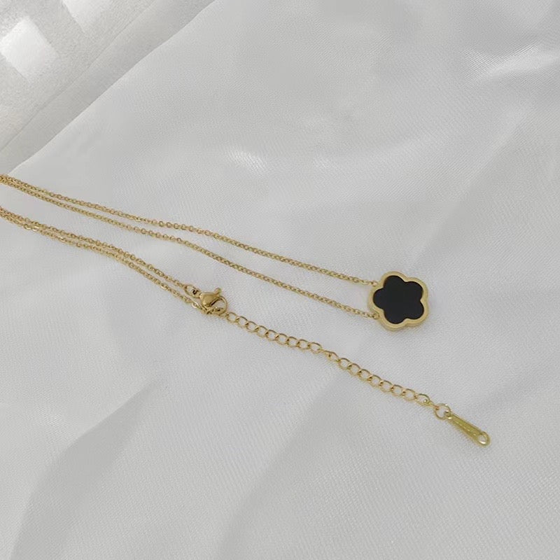 Black Clover Gold Jewelry Set