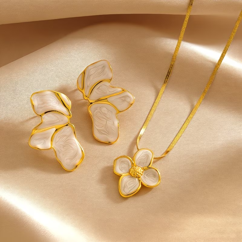 White Enamel Flower Jewelry Set
