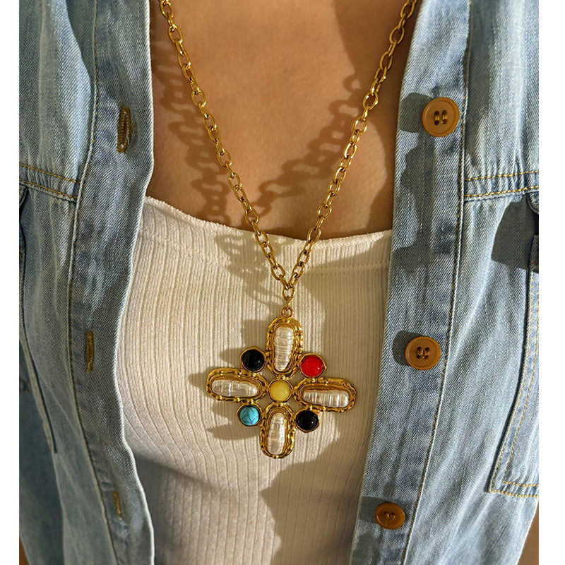 Oversized Gold Textured Leaf Pendant Paperclip Chain Necklace