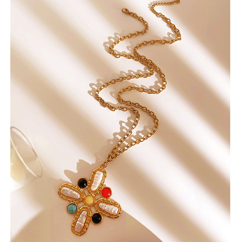 Oversized Gold Textured Leaf Pendant Paperclip Chain Necklace